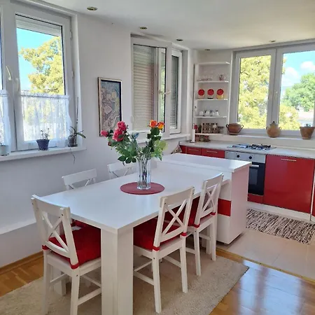 Ersa Apartment *